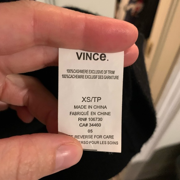 VINCE cashmere cold shoulder sweater - Picture 8 of 8